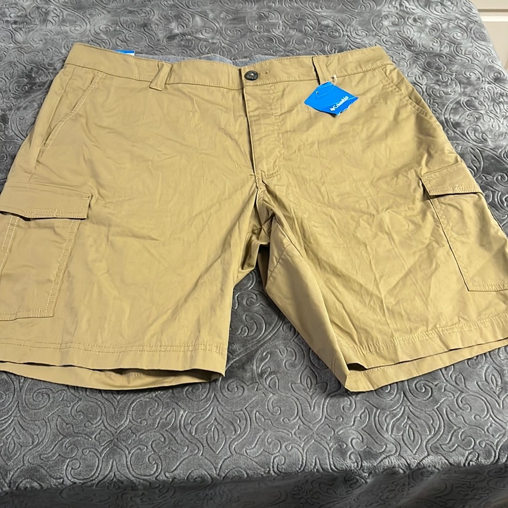 Mens Columbia Cargo dri-fit shorts size 38
